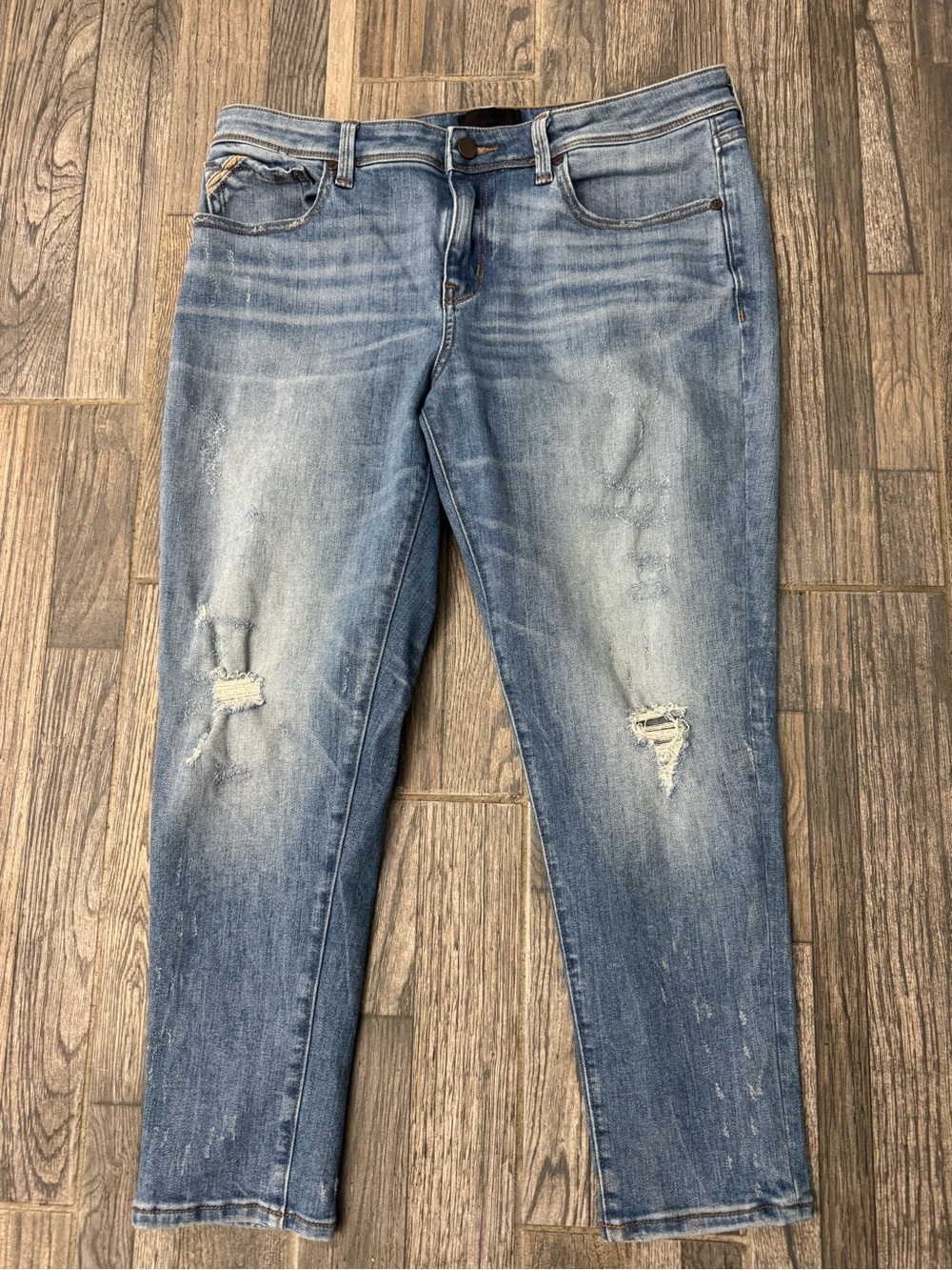 Buckle Black Womens distressed Ankle Skinny - size 32